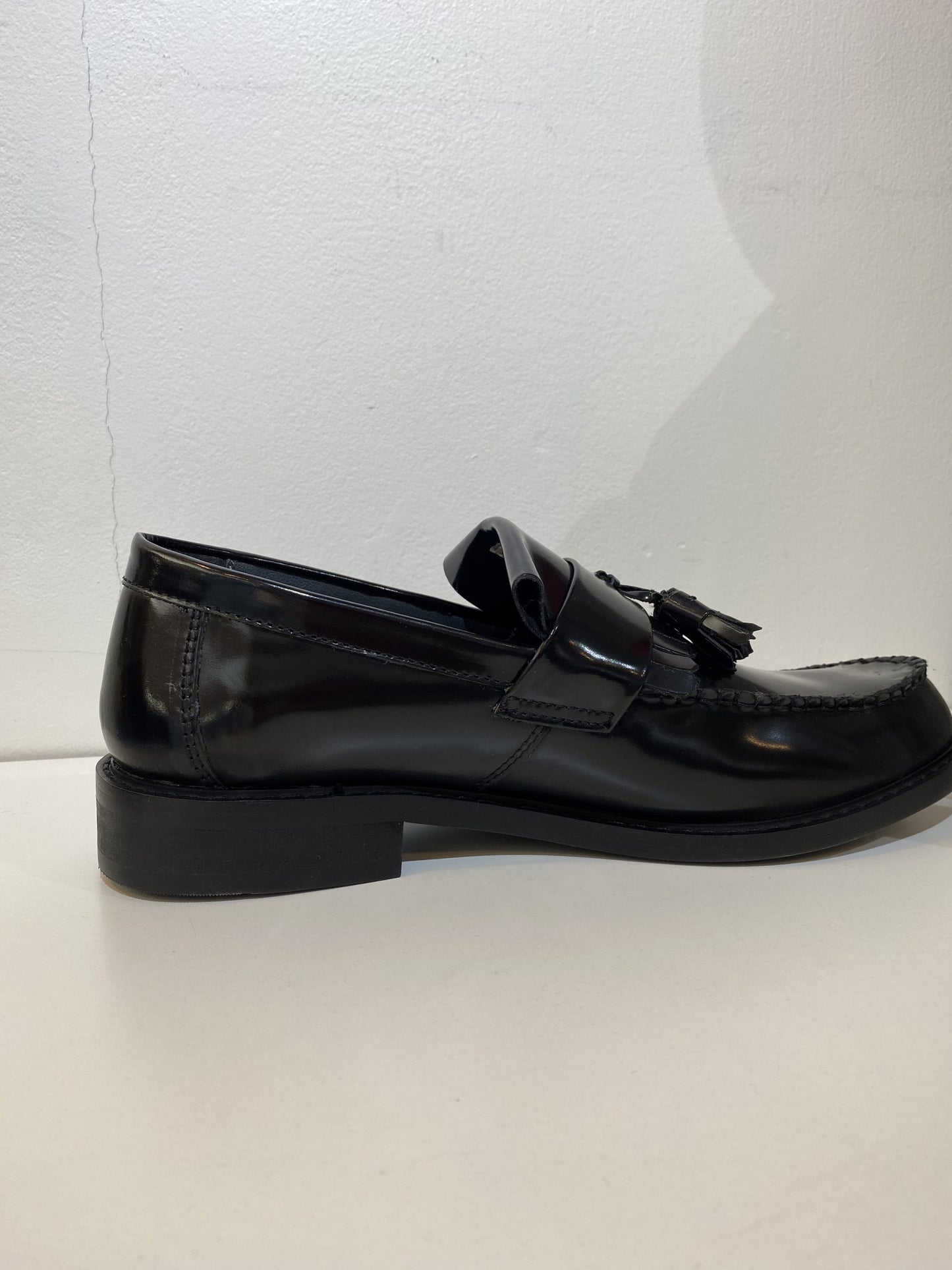 Roamers Hi Shine Tassel Loafers, Black