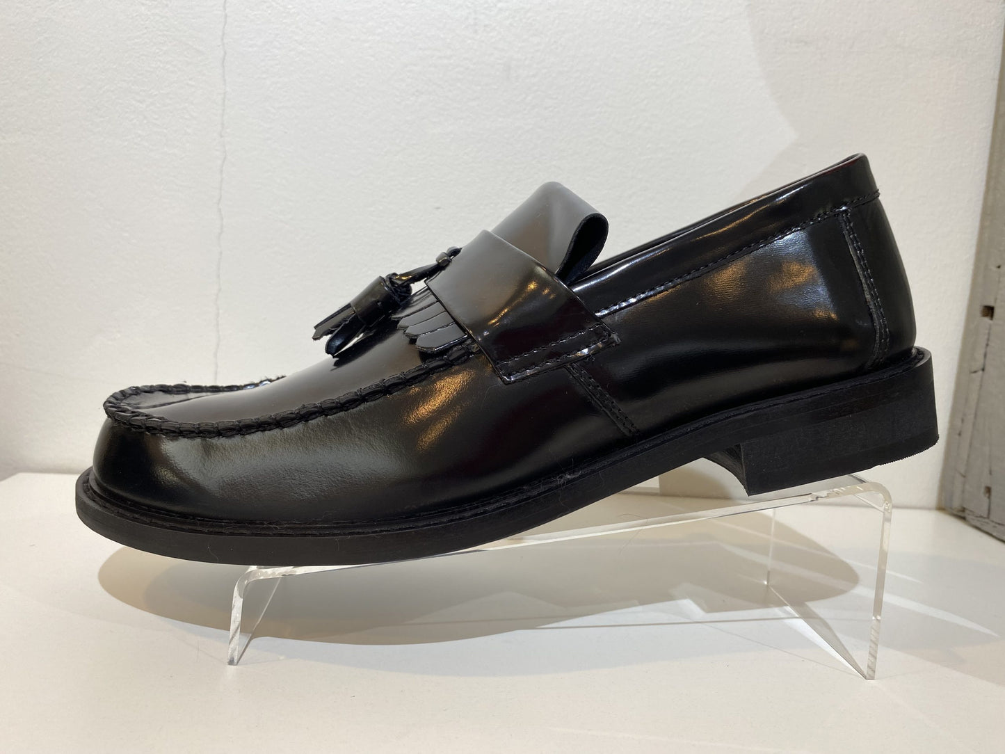 Roamers Hi Shine Tassel Loafers, Black