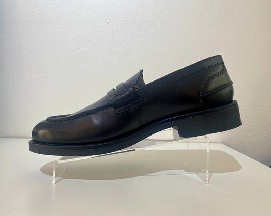 Roamers Black Leather Penny Loafers
