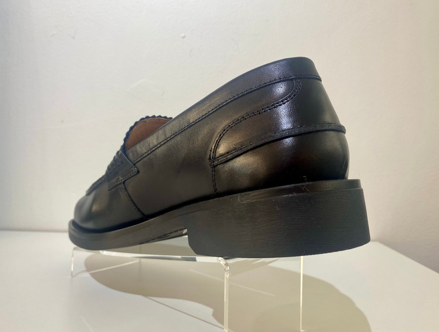Roamers Black Leather Penny Loafers