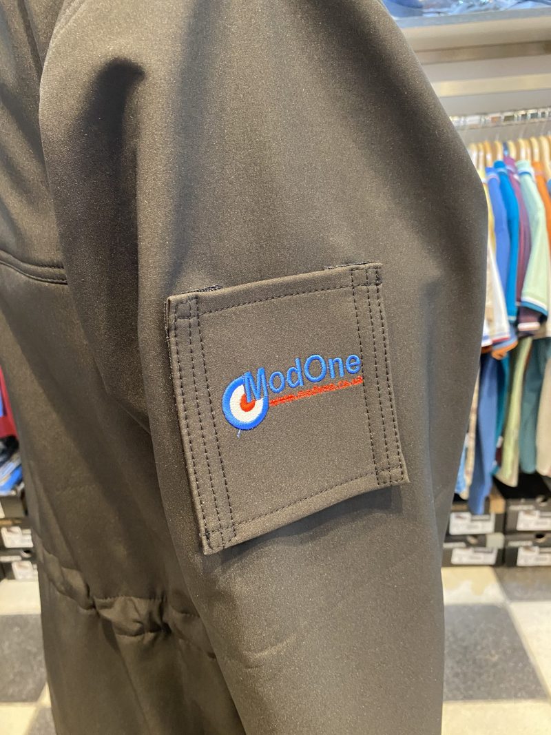 Northern Style ‘Ultimate’ Overhead Smock, Black with Mod One logo - Image 9